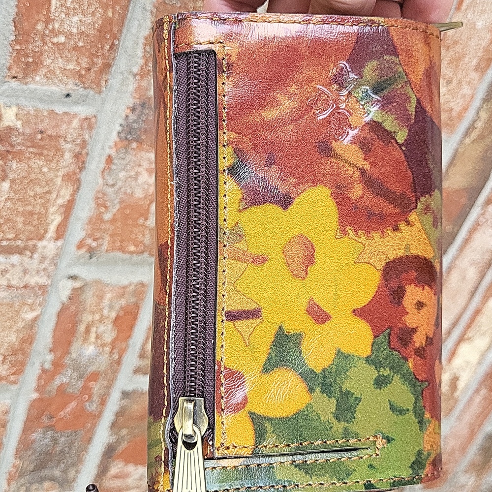 Patricia Nash Tropical Dreams Wallet - Picture 5 of 10